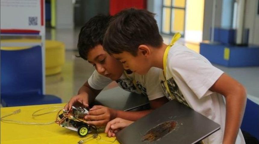 Minik Mucitler İş Başında