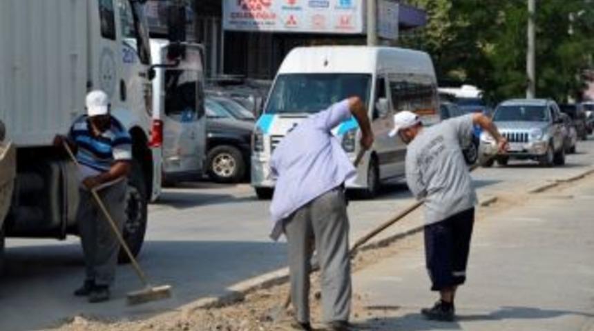 Erenlerde Hizmet Hız Kesmiyor