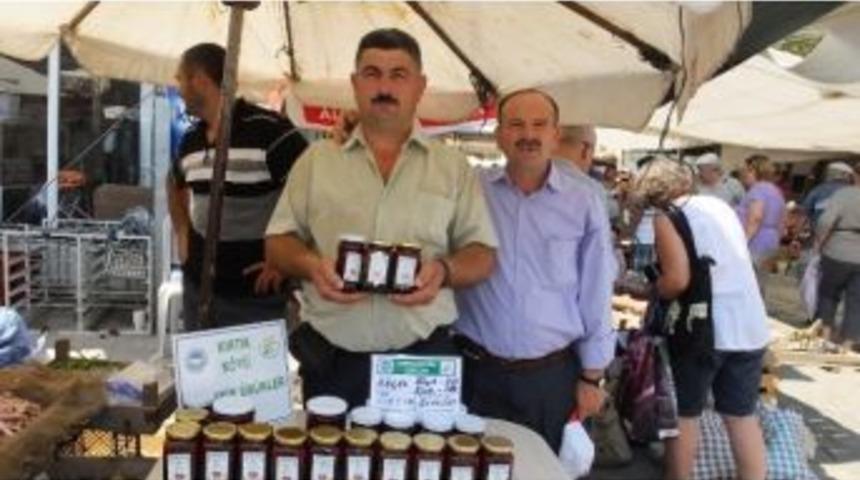 Burhaniye&rsquo;de Organik &Ccedil;ilek Re&ccedil;eli Beğenildi