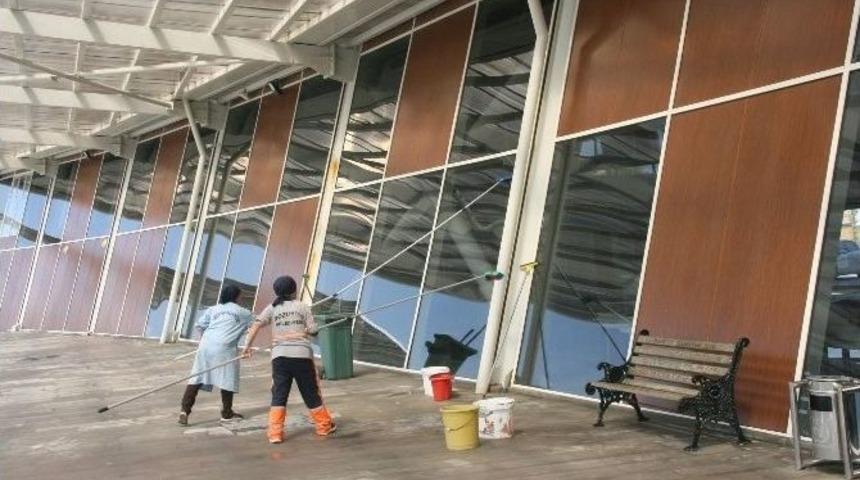 Boz&uuml;y&uuml;k Otogarında Genel Temizlik &Ccedil;alışması