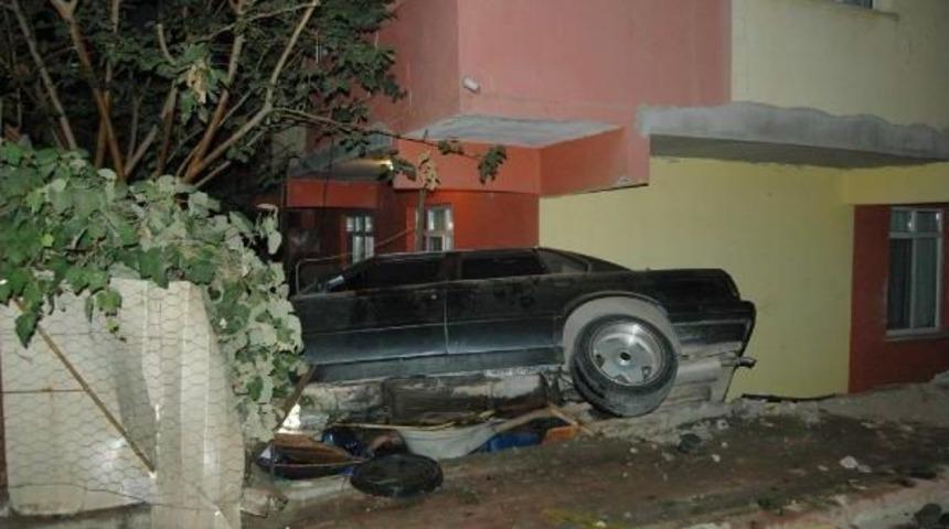 &Ouml;nce Yayaya &Ccedil;arptı Sonra Evin Bah&ccedil;esine Girdi