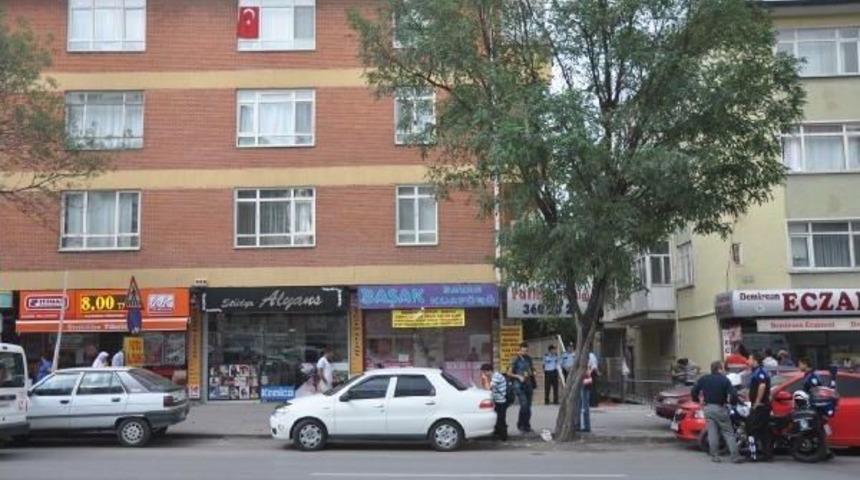 Şehit Uman &Ccedil;avuş Barış Akın'ın Ankara'daki Evine Ateş D&uuml;şt&uuml;