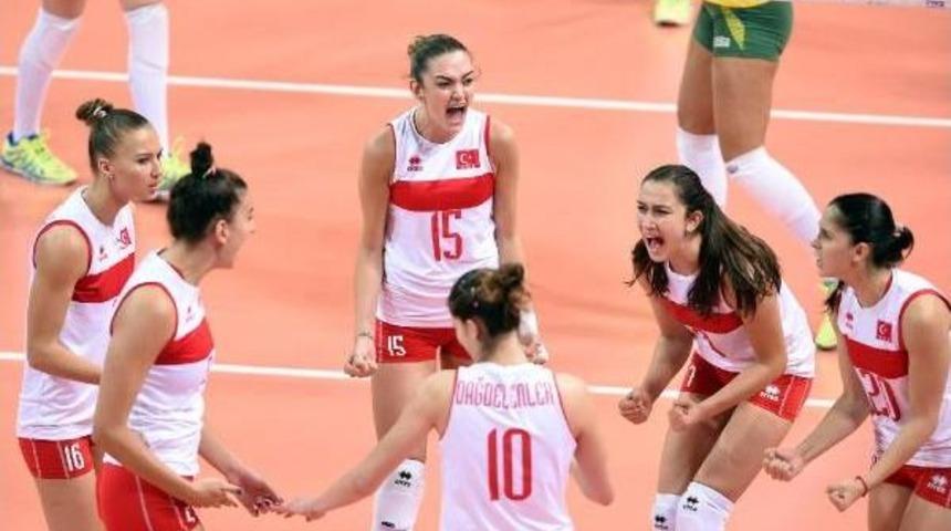 U23 Bayan Milli Voleybol Takımı D&uuml;nya Ikincisi Oldu