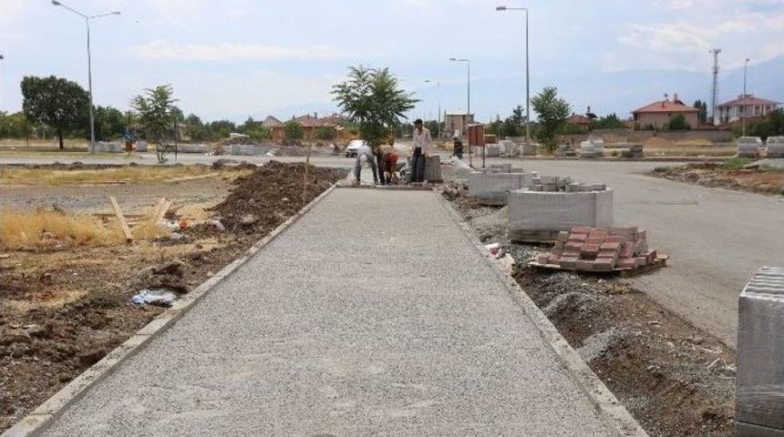 Mimar Sinan Mahallesinde Kaldırım &Ccedil;alışmaları Devam Ediyor