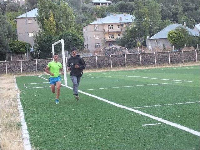 Atletler Milli Takım İ&ccedil;in Ter D&ouml;k&uuml;yor 2