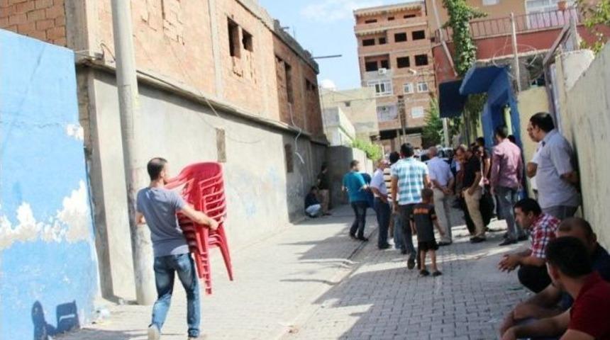 Silopili Şehidin Babaevinde Taziye &Ccedil;adırı Kuruldu