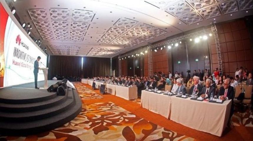 Huaweı Bilişimde İnovasyonu Global Enerji Sekt&ouml;r&uuml; Zirvesi 2015&rsquo;te Akıllı Enerji &Ccedil;&ouml;z&uuml;mleriyle Yeniden Tanımladı