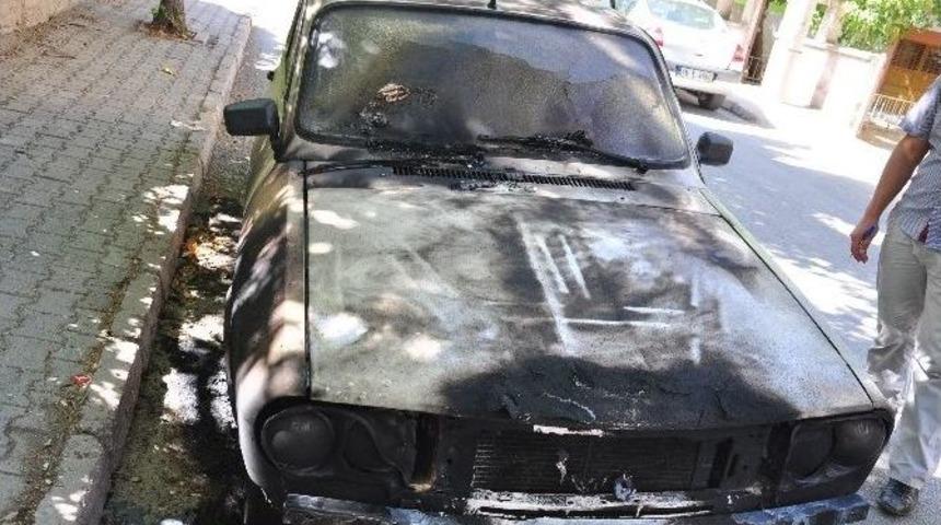 Park Halindeki Otomobil Yandı