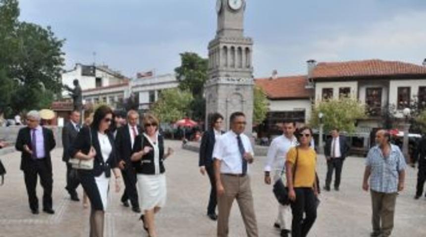 Makedonya First Lady&rsquo;si Hamam&ouml;n&uuml;&rsquo;nde