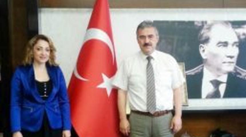 Aydın Valisi Erol Ayyıldız&rsquo;a Gen&ccedil;lerden Ş&uuml;kran Ve Onur &Ouml;d&uuml;l&uuml;