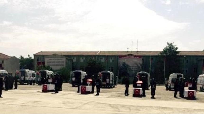 Siirt'te Şehit D&uuml;şen 8 Asker, T&ouml;renle Memleketlerine Uğurlandı
