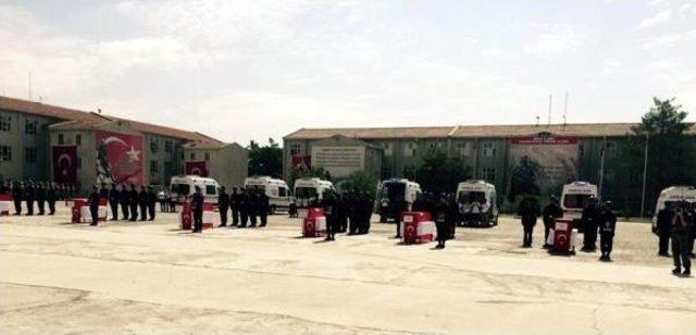 Siirt te Şehit D&uuml;şen 8 Asker, T&ouml;renle Memleketlerine Uğurlandı 1