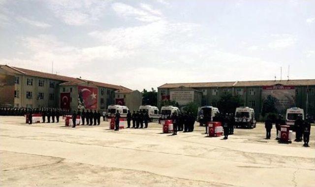 Siirt te Şehit D&uuml;şen 8 Asker, T&ouml;renle Memleketlerine Uğurlandı 2