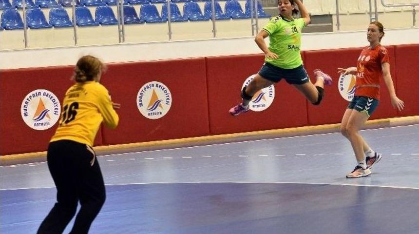 Muratpaşa Belediyespor, S&uuml;per Kupa Hazırlıklarını S&uuml;rd&uuml;r&uuml;yor