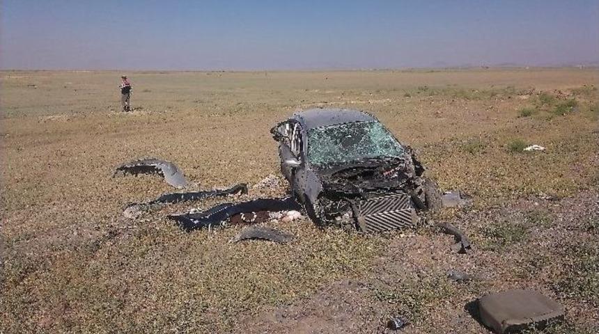 Konya&rsquo;da Otomobil Devrildi: 2 &Ouml;l&uuml;, 5 Yaralı