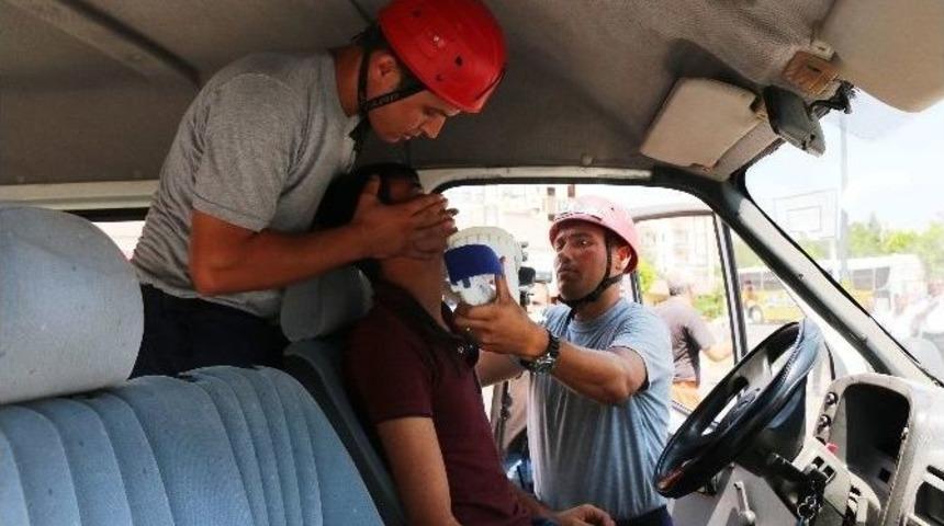 Antalya&rsquo;da Toplu Ulaşım Şof&ouml;rlerine Tatbikatlı Eğitim