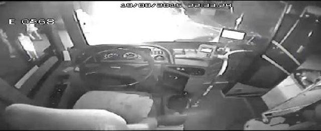 Molotoflu Saldırı Otobüs Kamerasında 1