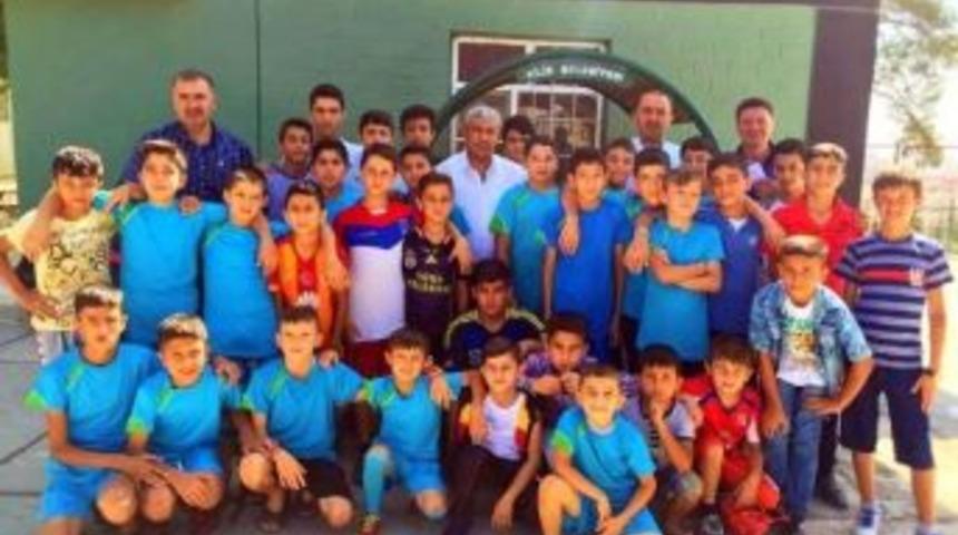 Başkan Eryılmaz, Minik Yıldız Adayları İle Bir Araya Geldi