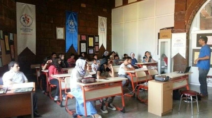 Van&rsquo;da Madde Bağımlılığı İle M&uuml;cadele Semineri