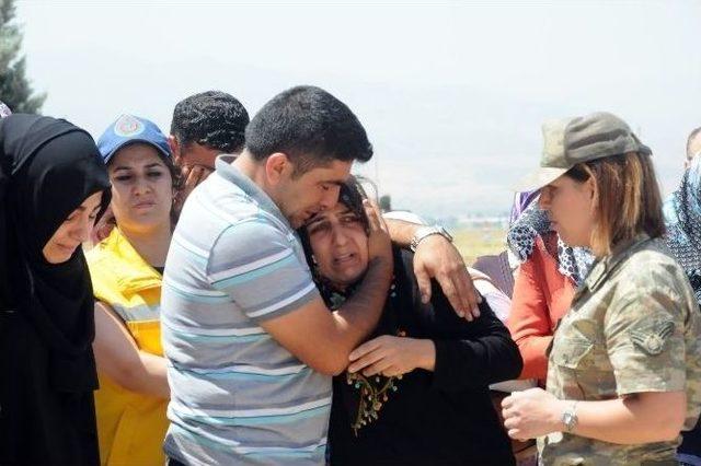 Şehit Er&uuml;st&uuml;n&rsquo;&uuml;n Cenazesi Memleketine Getirildi 2