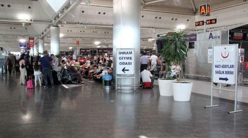 Atat&uuml;rk Havalimanı Hacı Adaylarını Bekliyor