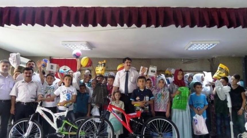 Kadışehri Yaz Kur’an Kursları Hediyelerle Tamamlandı