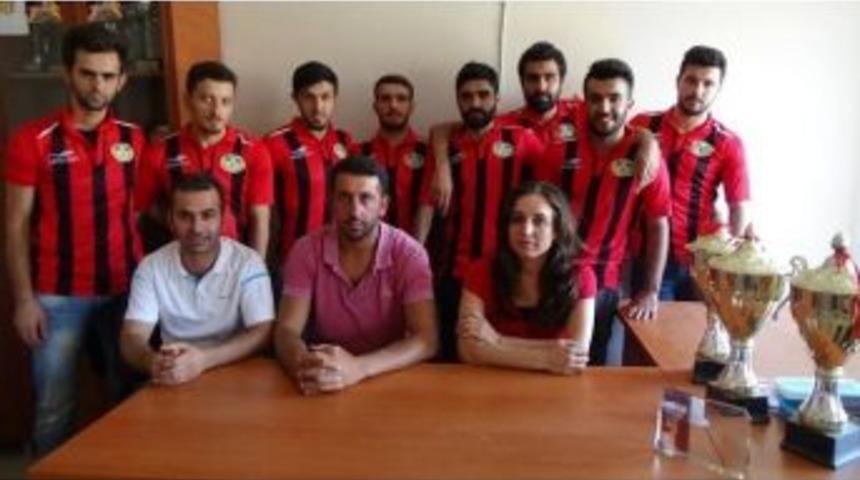 S&uuml;per Amat&ouml;r Ligi&rsquo;nde Transferler S&uuml;r&uuml;yor