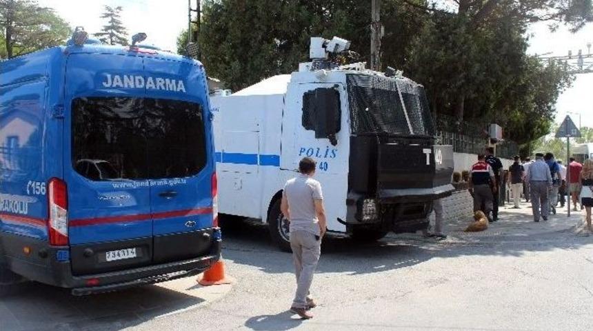 3&rsquo;&uuml;nc&uuml; Havalimanını Protesto Eden Gruba Vatandaş Tepkisi