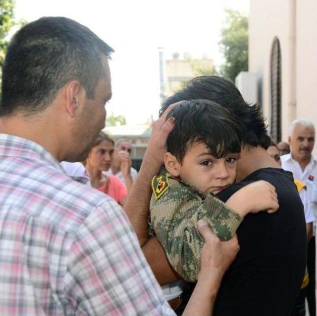 Şehit Uzman Çavuş Ferdi Gerekli'nin Oğlu Cenaze Törenine Subay Kıyafetiyle Geldi