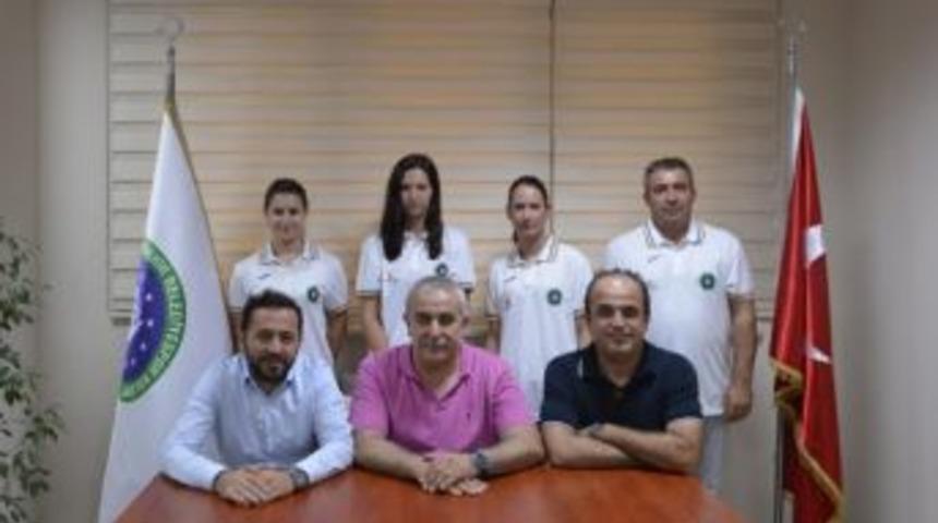 Masa Tenisine İki Transfer Birden