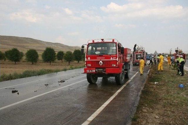 Devrilen Ayçiçek Yağı Yüklü Tanker Alev Alev Yandı