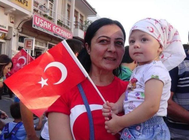 Uşak'ta Terör Olayları Yürüyüşle Kınandı