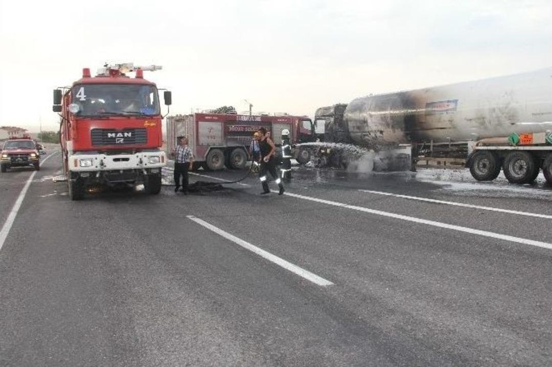 Pkk&rsquo;lıların Lng Y&uuml;kl&uuml; Tankerle Canlı Bombalı Saldırısı, Faciaya D&ouml;nmeden Engellendi