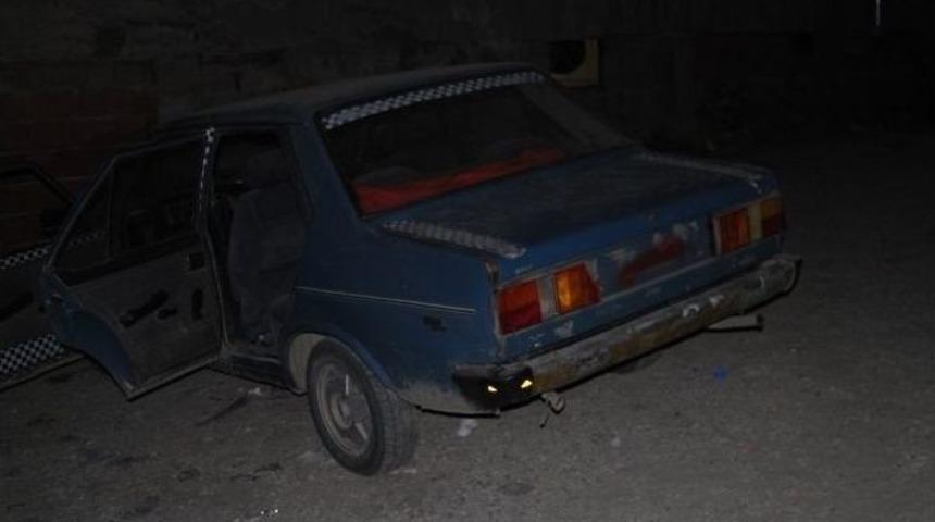 &Ccedil;aldıkları Otomobili Bırakıp Ka&ccedil;tılar