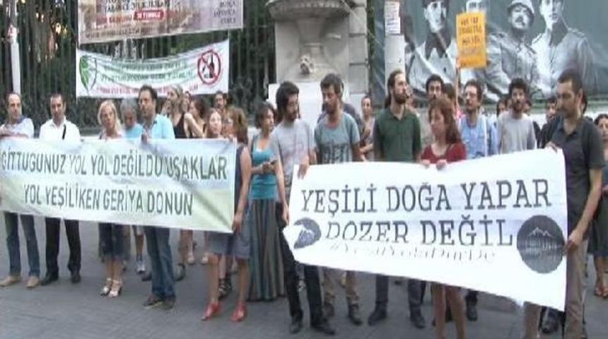 Beyoğlu'nda Yeşil Yol Protestosu...