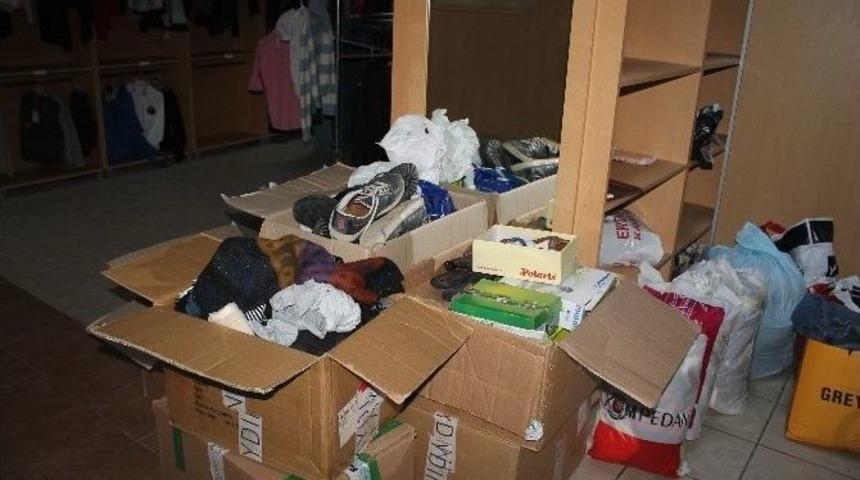 Unutulan Eşyalar Hayır &Ccedil;arşısına