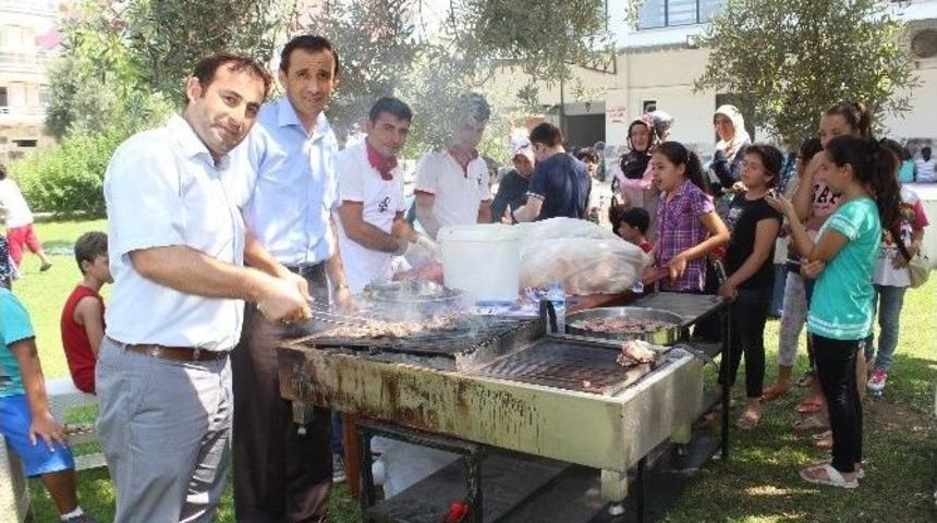 Yavuz Selim Camii&rsquo;nde Kur&rsquo;an Okumayı &Ouml;ğrenen 400 Minik K&ouml;fteli Kutlama Yaptı