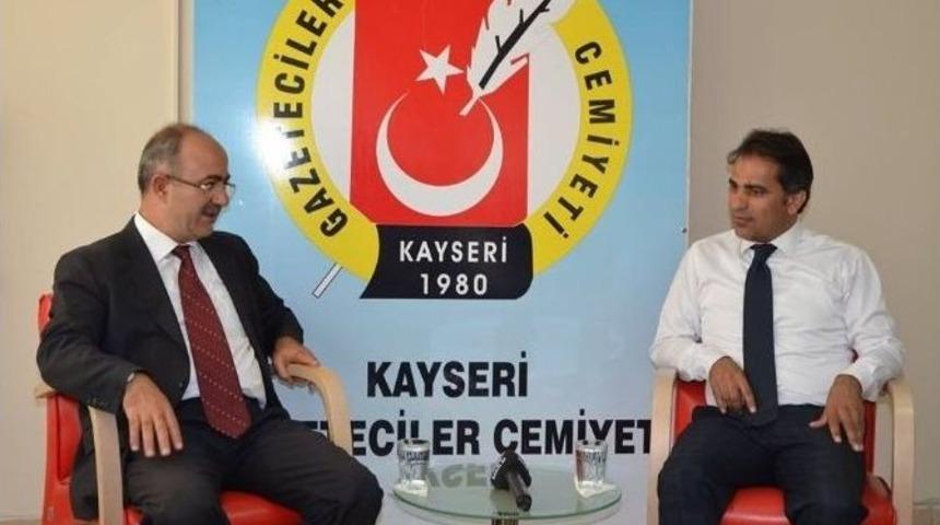 B&uuml;nyan Belediye Başkanı Şinasi G&uuml;lc&uuml;oğlu: