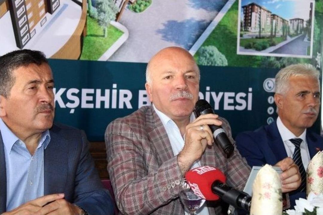 Başkan Sekmen, G&ouml;lbaşı Mavişehir Konutlarının Tanıtımını Yaptı