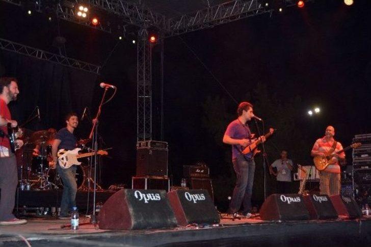 Zeytinli Rock Festivali Başladı G1
