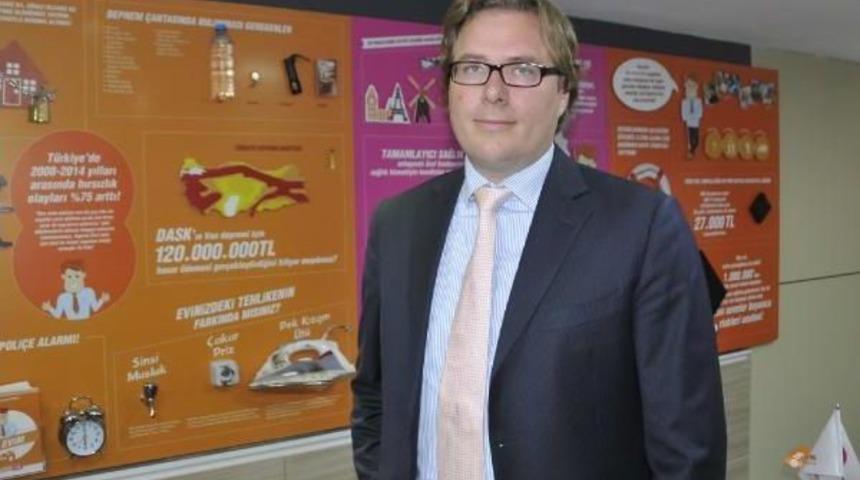 Hollandalı Ceo Vos: T&uuml;rk Insanı Sağlık Ve Hayatından &Ouml;nce Araba Sigortasını Yaptırıyor