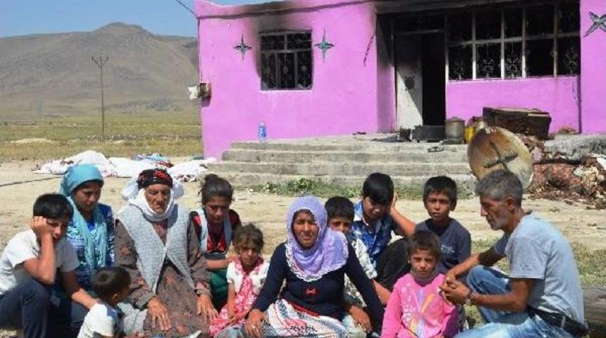 Evleri Yanan 13 Kişilik Aile, Sokakta Kaldı