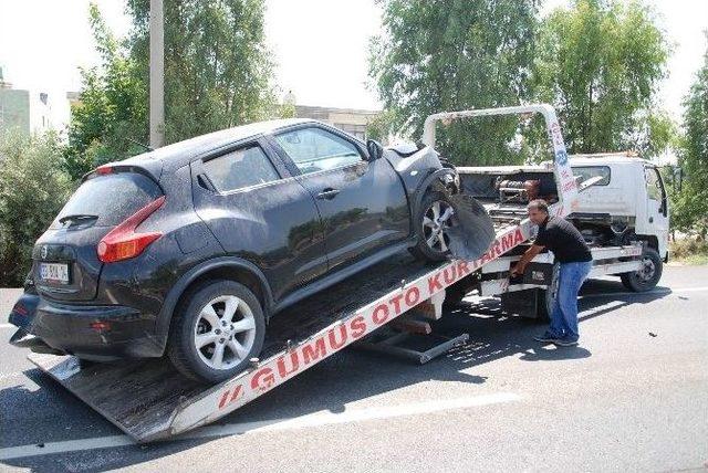 Silifke’de Üç Aracın Karıştığı Kazada 1 Kişi Yaralandı