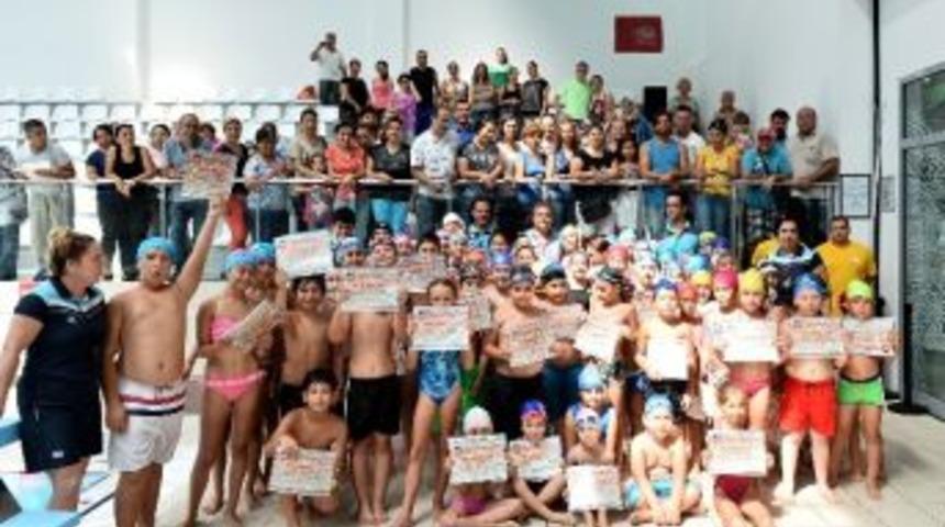 Muratpaşa Beledıyesi Y&uuml;zme Kursları S&uuml;r&uuml;yor