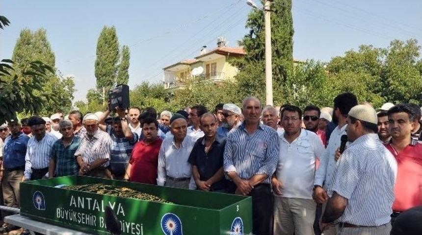 Eczacı Kalfası Tevfik Duran Kalbine Yenildi