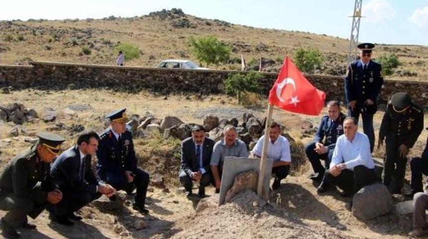 Chp Kayseri İl Başkanı Ayan: Şehidimizin Mezarını Bu Halde Bırakanları Kınıyorum (2)