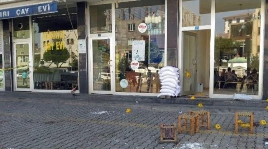 G&uuml;roymak&rsquo;ta Kahvehaneyi Taradılar: 2 &Ouml;l&uuml;, 6 Yaralı
