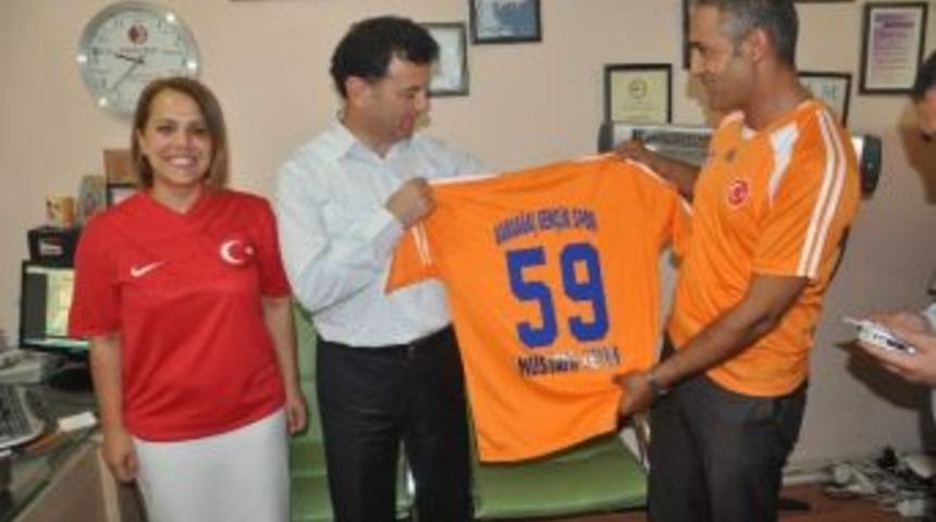 Karaağa&ccedil; Gen&ccedil;likspor Başkanı Yıldız: "en &Ouml;nemli Eksiğimiz Sahamız"