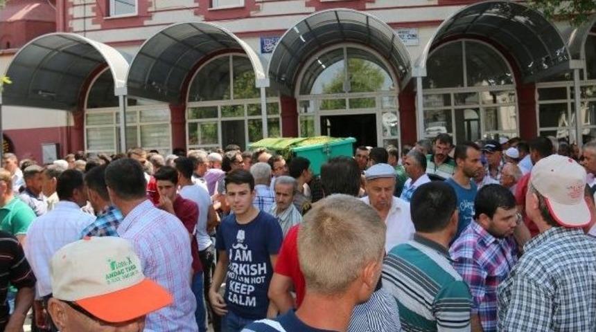 Kazada &Ouml;len &Ccedil;ocuk Toprağa Verildi