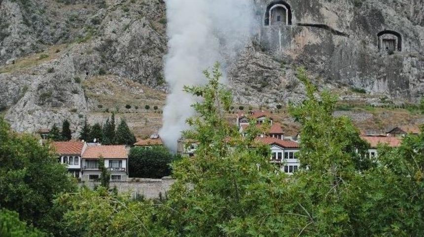 Yalıboyu Evleri Yangın Tehlikesi Atlattı